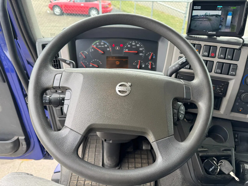 Camión caja cerrada Volvo FL 250 4X2 - EURO 6 + DHOLLANDIA LIFT + TÜV 05-2026: foto 15