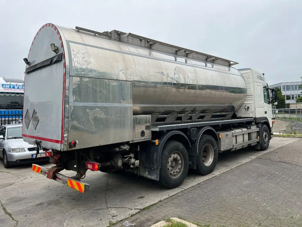 Volvo FM 440 6X2 + CHEMIE TANK - 15.000 L - 4 COMP. / - Camión cisterna: foto 4 Volvo FM 440 6X2 + CHEMIE TANK - 15.000 L - 4 COMP. / - Camión cisterna: foto 4
