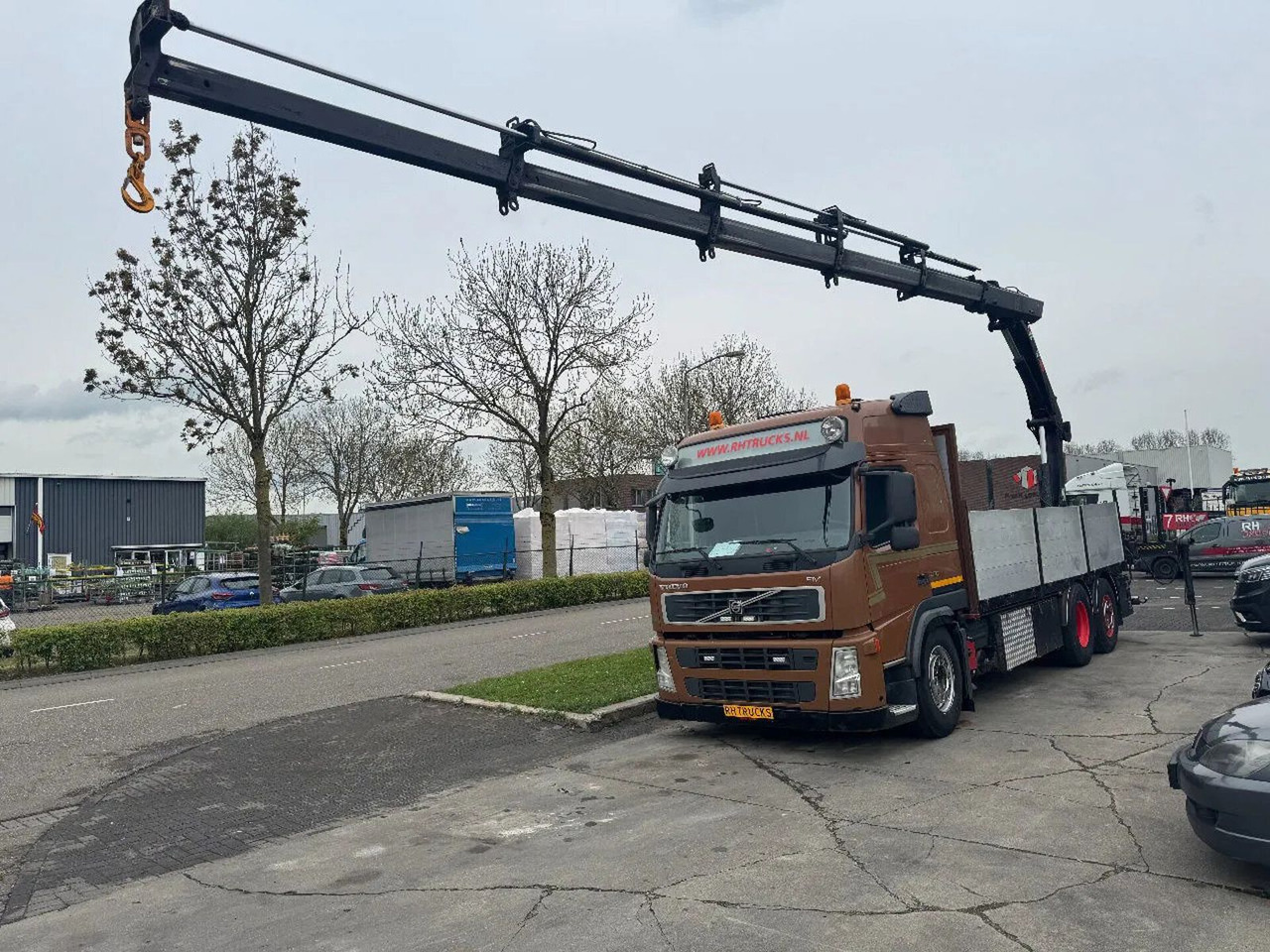 Volvo FM 500 6X2 EURO 5 HIAB 211 EP5 + REMOTE CONTROL - Camión grúa: foto 2 Volvo FM 500 6X2 EURO 5 HIAB 211 EP5 + REMOTE CONTROL - Camión grúa: foto 2