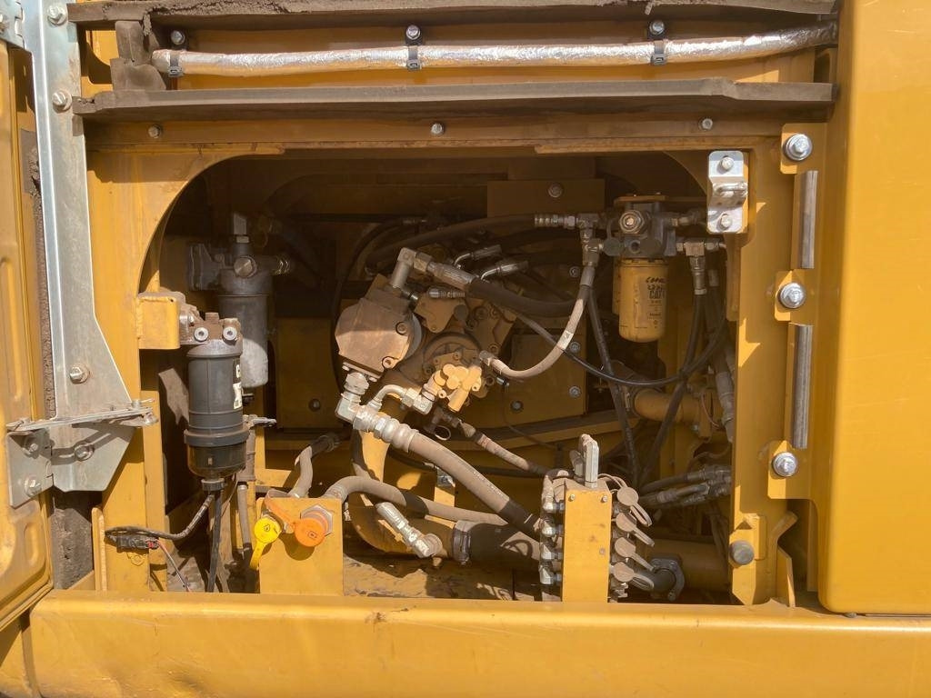 Excavadora de cadenas CAT 326 F L: foto 8