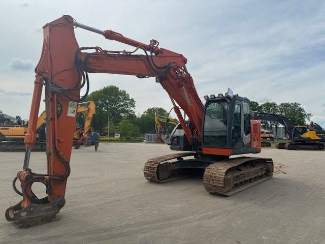 HITACHI ZX 225USLC-3 - Excavadora de cadenas: foto 2 HITACHI ZX 225USLC-3 - Excavadora de cadenas: foto 2