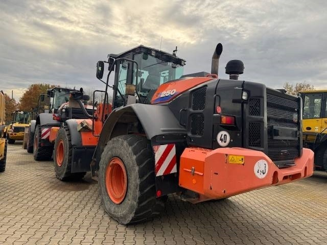 Hitachi ZW 250-6 - Cargadora de ruedas: foto 5 Hitachi ZW 250-6 - Cargadora de ruedas: foto 5