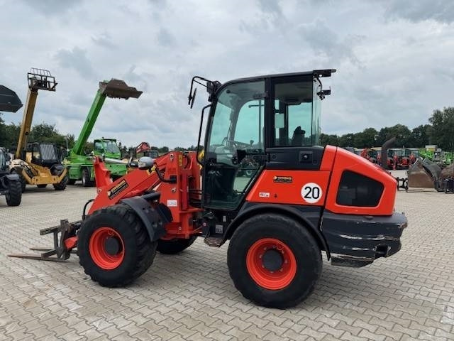 KUBOTA R090 - Cargadora de ruedas: foto 1 KUBOTA R090 - Cargadora de ruedas: foto 1