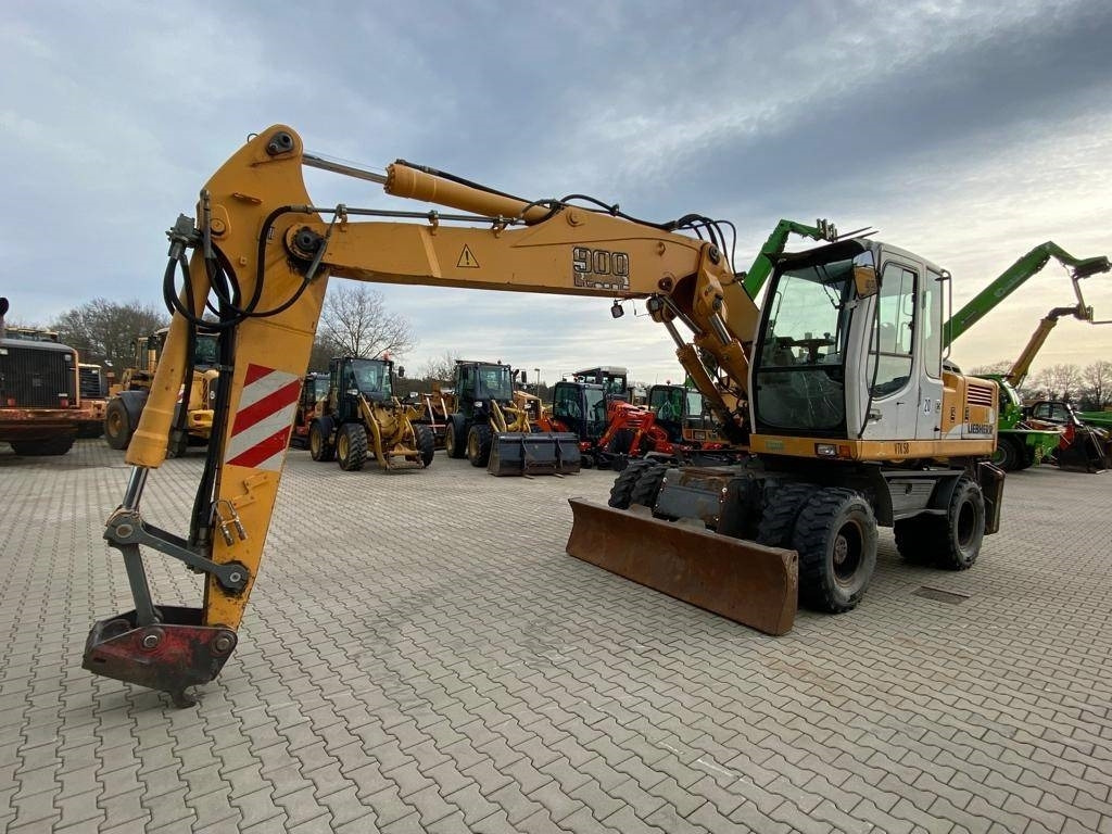 Liebherr A 900 C Litronic - Excavadora de ruedas: foto 4 Liebherr A 900 C Litronic - Excavadora de ruedas: foto 4