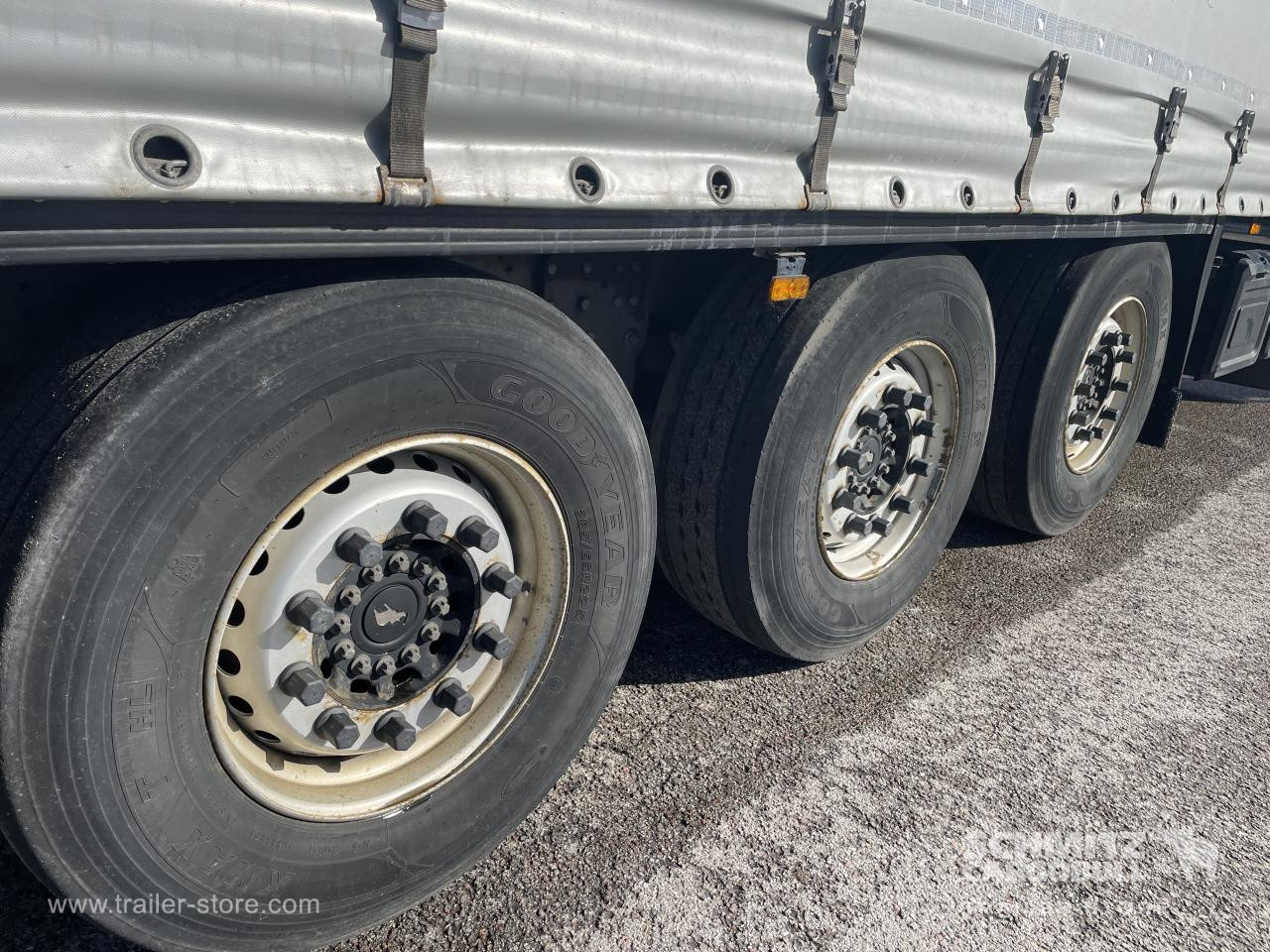 SCHMITZ Curtainsider Standard - Semirremolque lona: foto 2 SCHMITZ Curtainsider Standard - Semirremolque lona: foto 2