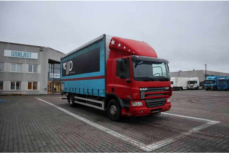 DAF CF 75-360 FA - Camión lona: foto 2 DAF CF 75-360 FA - Camión lona: foto 2
