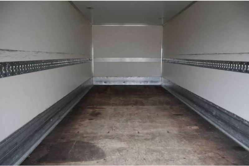Camión caja cerrada Iveco Eurocargo 4X2 Kasse-lift Afhentning: foto 6