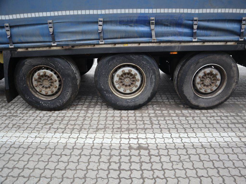Krone 3 axle curtainside trailer - Semirremolque lona: foto 4 Krone 3 axle curtainside trailer - Semirremolque lona: foto 4