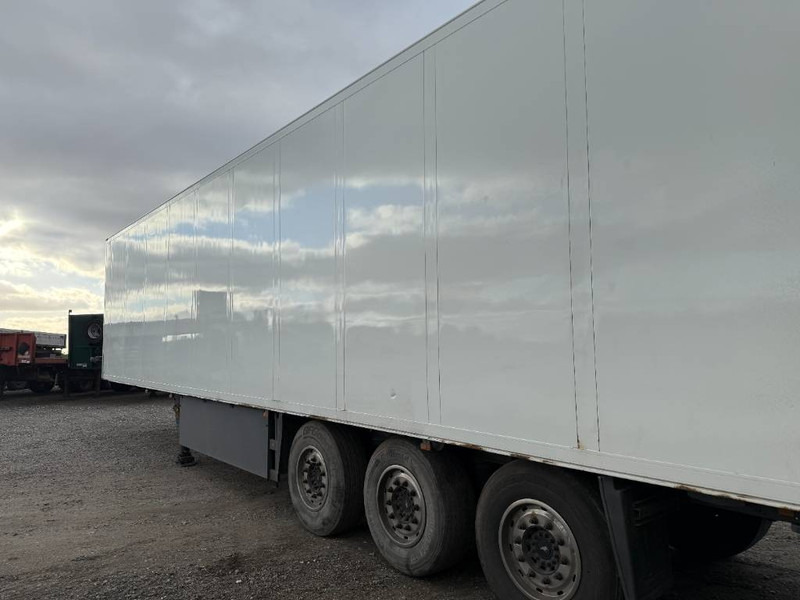 Schmitz Cargobull 3-axle 66pl. Vector1950MT Multitemp/Doppelkammer - Semirremolque frigorífico: foto 5 Schmitz Cargobull 3-axle 66pl. Vector1950MT Multitemp/Doppelkammer - Semirremolque frigorífico: foto 5