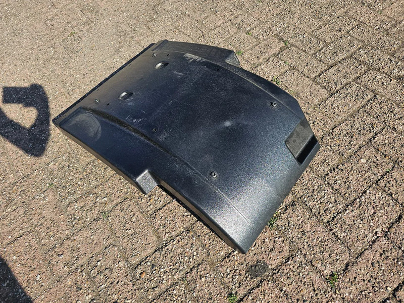 DAF Spatbord Rechtsvoor - 2042661 - Carrocería y exterior para Camión: foto 2 DAF Spatbord Rechtsvoor - 2042661 - Carrocería y exterior para Camión: foto 2