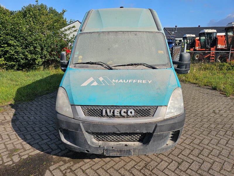 Iveco Daily 35C15V Daily 35C15V - Coche: foto 2 Iveco Daily 35C15V Daily 35C15V - Coche: foto 2