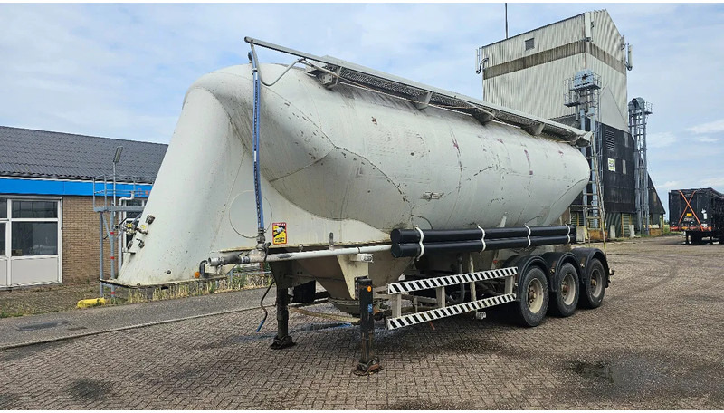 SPITZER Eurovrac Silo 43m3 - Semirremolque cisterna: foto 1 SPITZER Eurovrac Silo 43m3 - Semirremolque cisterna: foto 1