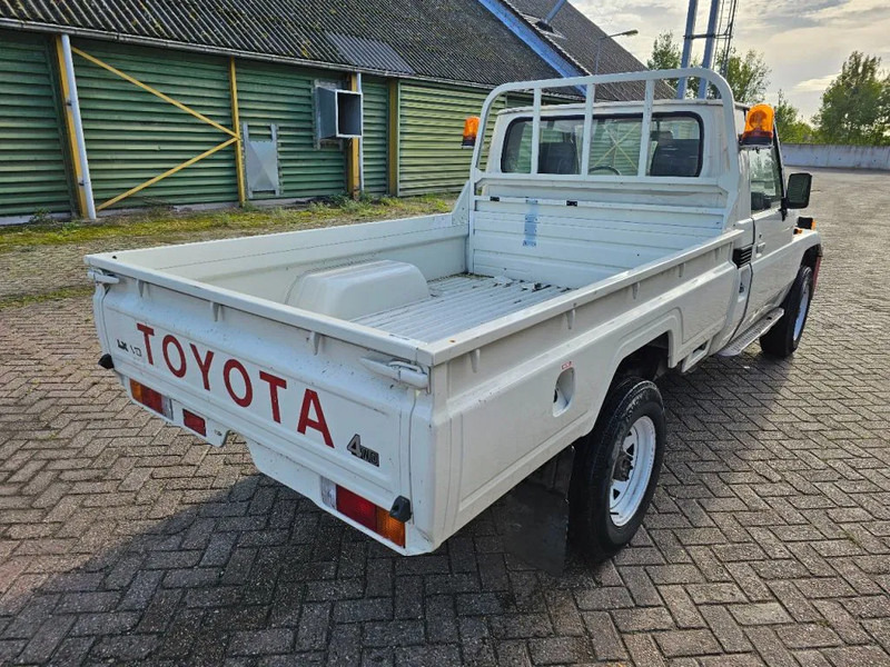 Toyota Land Cruiser LB71MOD - Pick-up: foto 5 Toyota Land Cruiser LB71MOD - Pick-up: foto 5