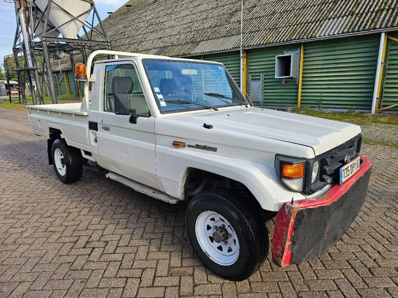 Toyota Land Cruiser LB71MOD - Pick-up: foto 3 Toyota Land Cruiser LB71MOD - Pick-up: foto 3