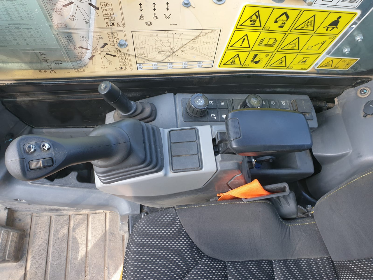 Miniexcavadora CATERPILLAR 304-07: foto 17