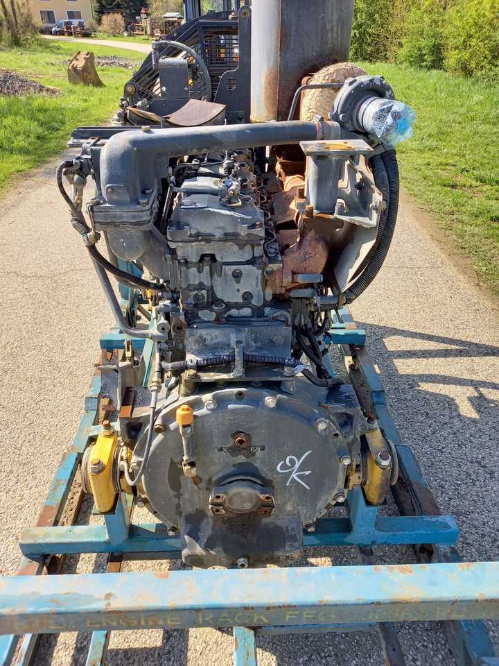 KOMATSU S6D125E-2 - Motor para Bulldozer: foto 3 KOMATSU S6D125E-2 - Motor para Bulldozer: foto 3