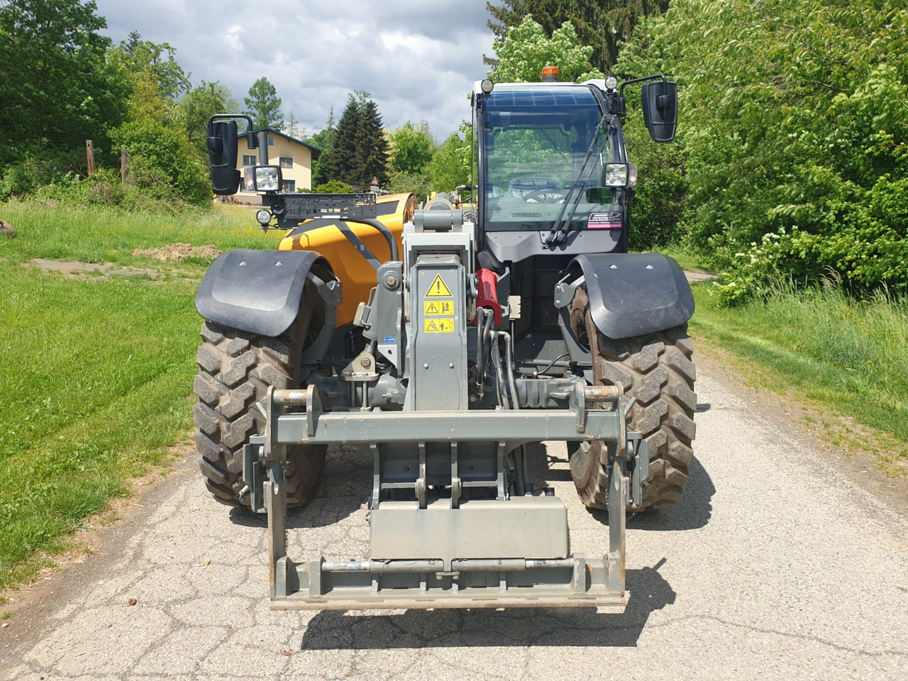 LIEBHERR T 33-10 - Manipulador telescópico: foto 4 LIEBHERR T 33-10 - Manipulador telescópico: foto 4