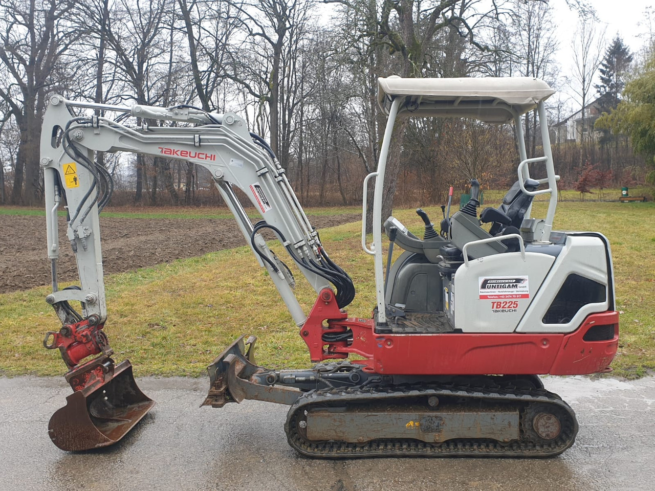 TAKEUCHI TB 225 - Miniexcavadora: foto 1 TAKEUCHI TB 225 - Miniexcavadora: foto 1
