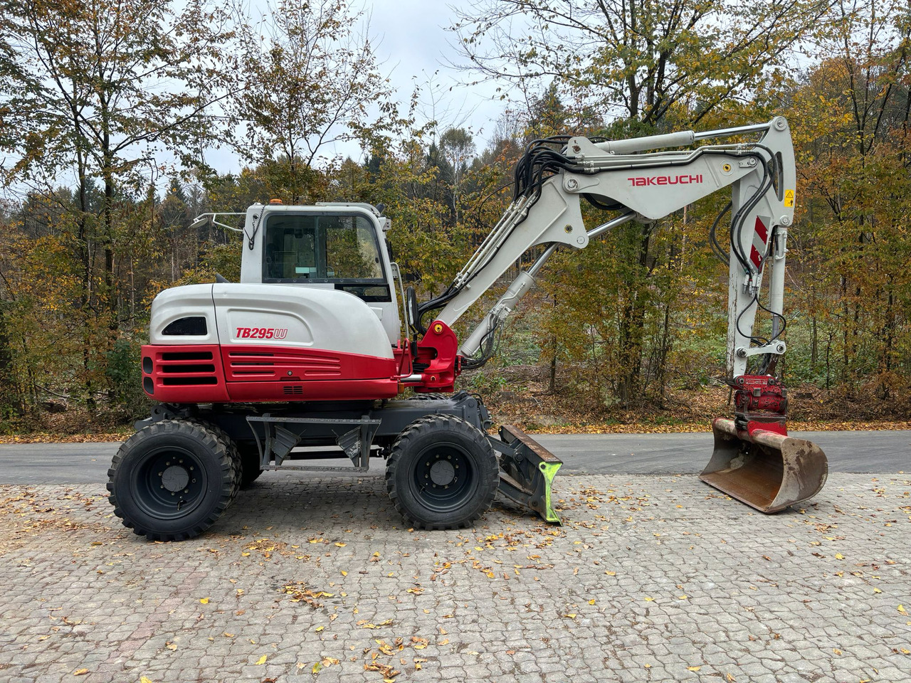 TAKEUCHI TB 295 W - Excavadora de ruedas: foto 2 TAKEUCHI TB 295 W - Excavadora de ruedas: foto 2