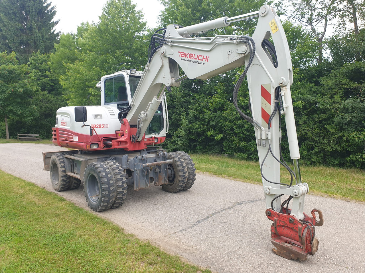 TAKEUCHI TB 295W - Excavadora de ruedas: foto 4 TAKEUCHI TB 295W - Excavadora de ruedas: foto 4