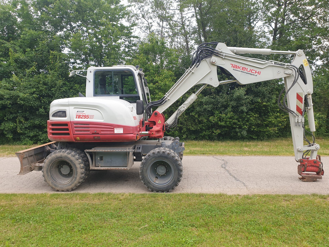 TAKEUCHI TB 295W - Excavadora de ruedas: foto 2 TAKEUCHI TB 295W - Excavadora de ruedas: foto 2