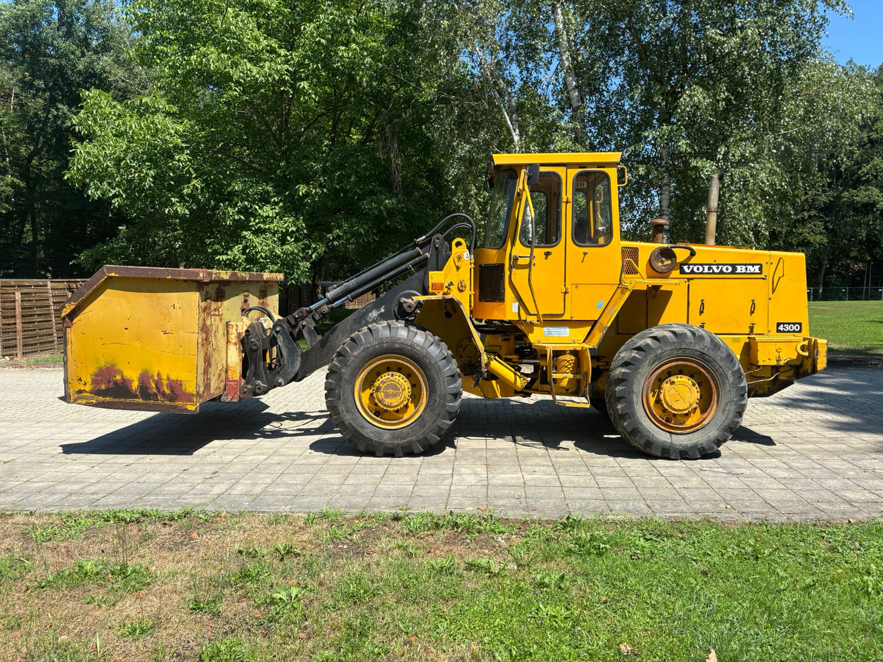 VOLVO BM 4300 - Cargadora de ruedas: foto 1 VOLVO BM 4300 - Cargadora de ruedas: foto 1