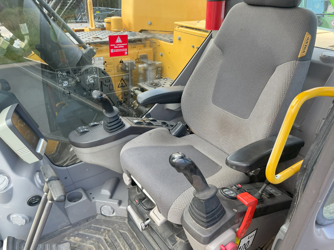 VOLVO ECR145D - Excavadora de cadenas: foto 5 VOLVO ECR145D - Excavadora de cadenas: foto 5