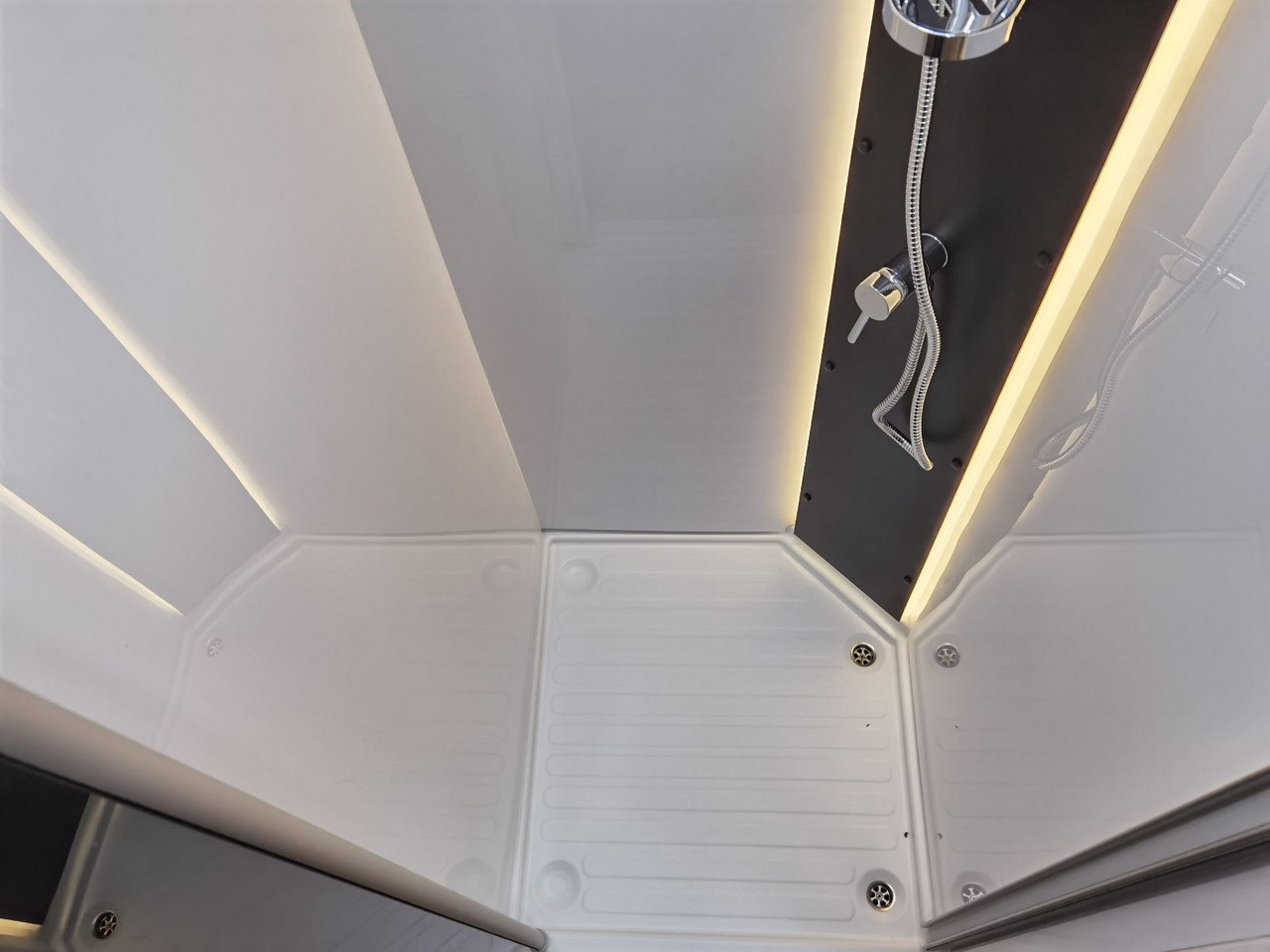 Autocaravana perfilada Chausson 640 ETAPE LINE /-2025- / XXL - HUBBETT & RAUMBAD: foto 18