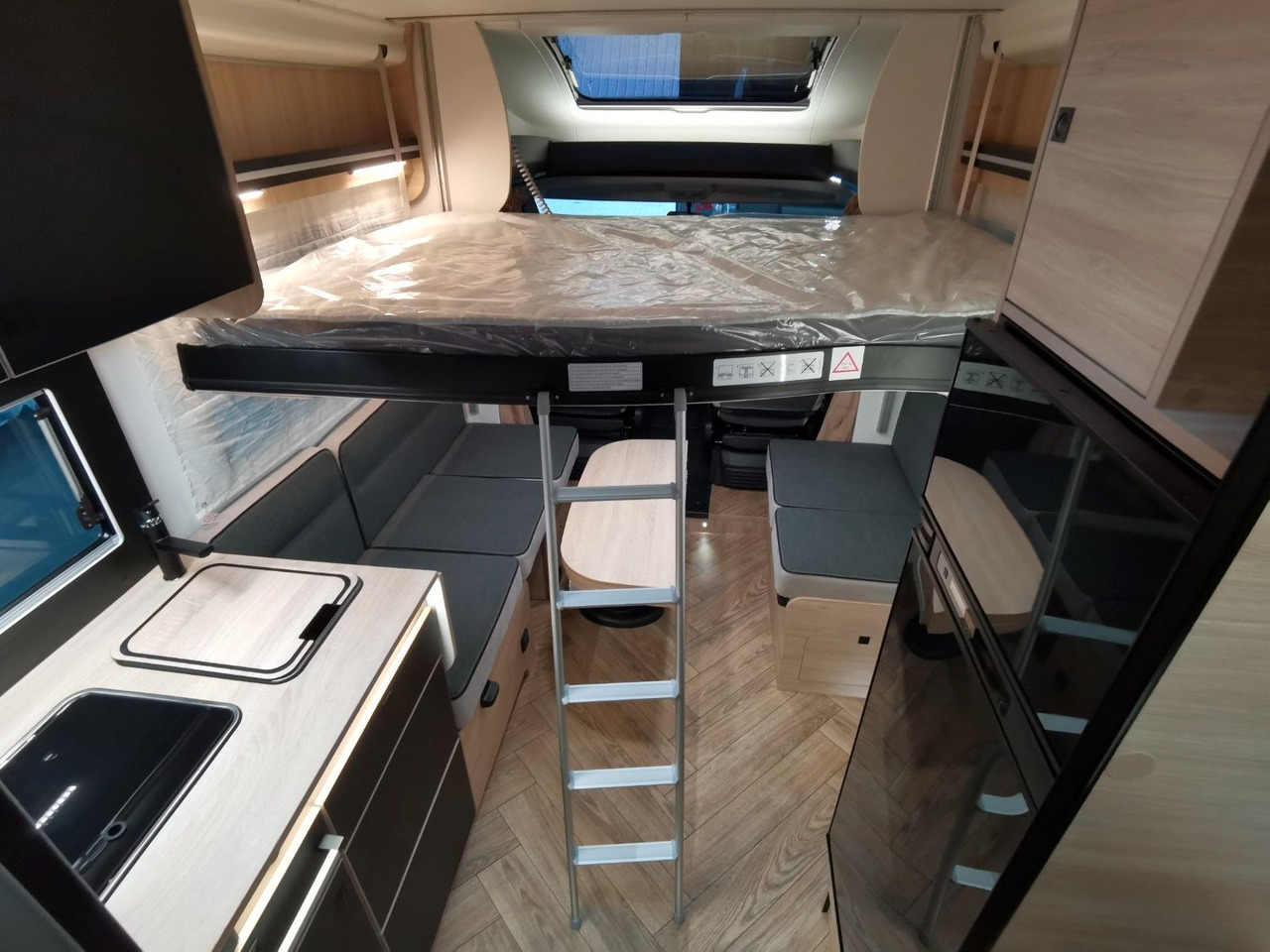 Autocaravana perfilada Chausson 650 ETAPE - LINE / 140PS / HUBBETT & RAUMBAD: foto 15