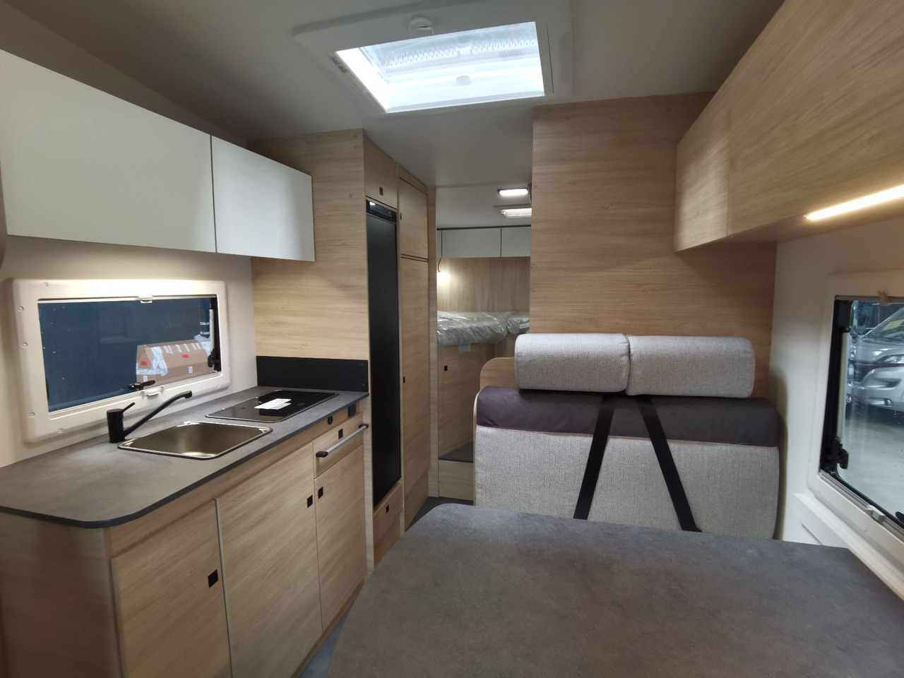 Autocaravana capuchina Chausson C 727 FIRST LINE /140PS / EINZELBETTEN & ALKOVEN: foto 14