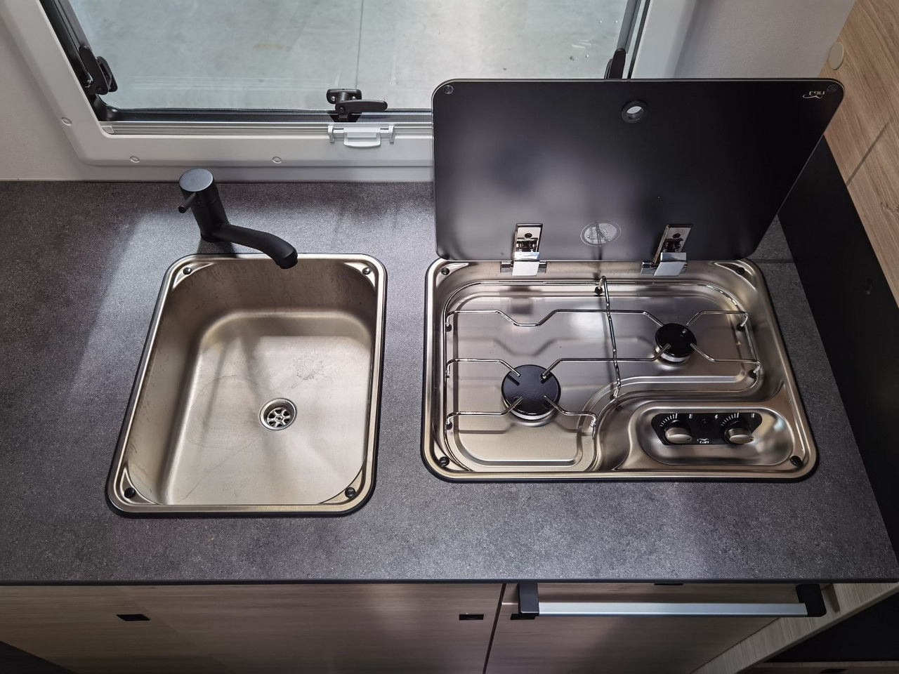 Autocaravana capuchina Chausson C 727 FIRST LINE /140PS / EINZELBETTEN & ALKOVEN: foto 17