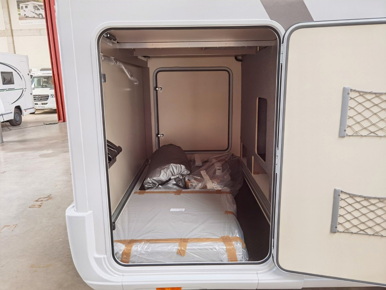 Leasing de  Eura Mobil PROFILA T 726 EB /-2026-/ MONDIAL PLUS & S-PAKET Eura Mobil PROFILA T 726 EB /-2026-/ MONDIAL PLUS & S-PAKET: foto 12