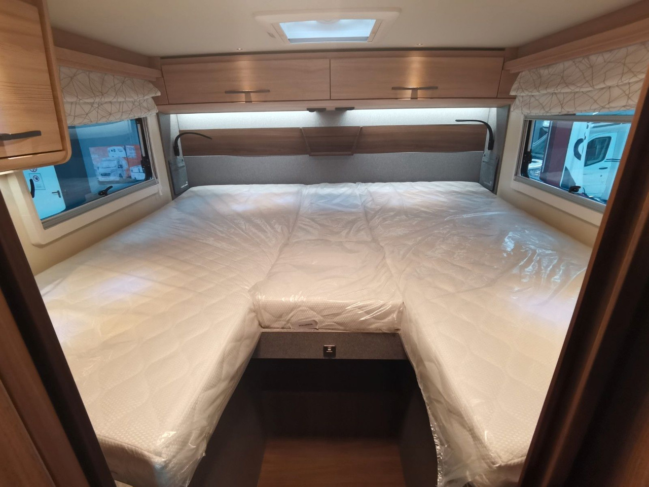 Leasing de  Eura Mobil PROFILA T 726 EB /-2026-/ MONDIAL PLUS & S-PAKET Eura Mobil PROFILA T 726 EB /-2026-/ MONDIAL PLUS & S-PAKET: foto 21