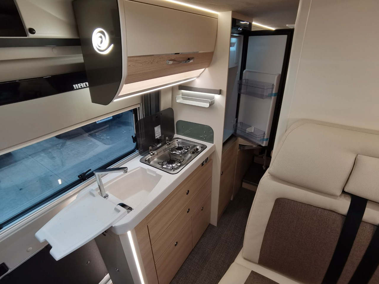 Cámper Eura Mobil VAN 635 EB / 180 PS -9G / EINZELBETTEN: foto 14