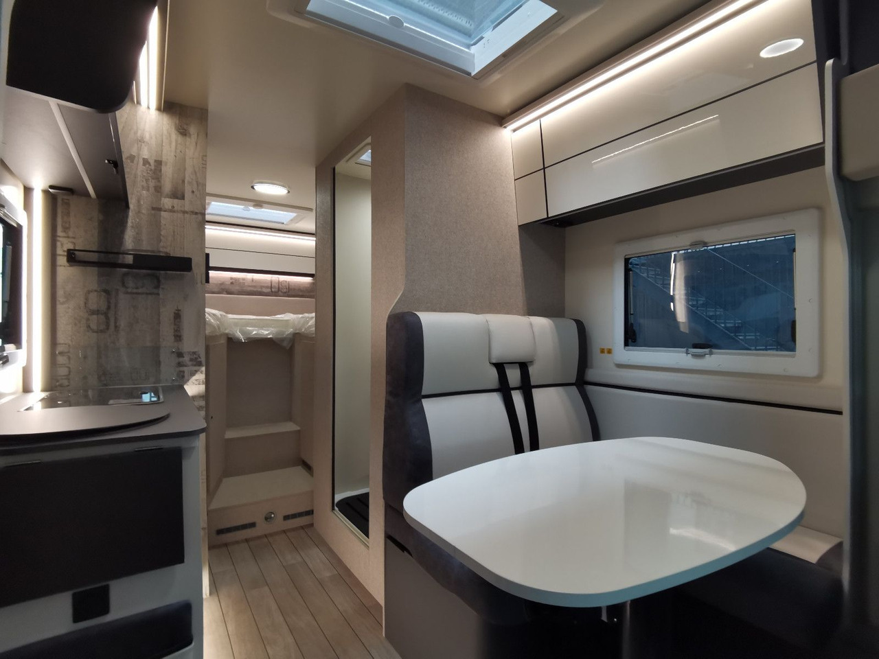 Autocaravana perfilada Forster T 669 EBN COUPÈ / -2025-/165PS/ SILVER - EDITION: foto 10