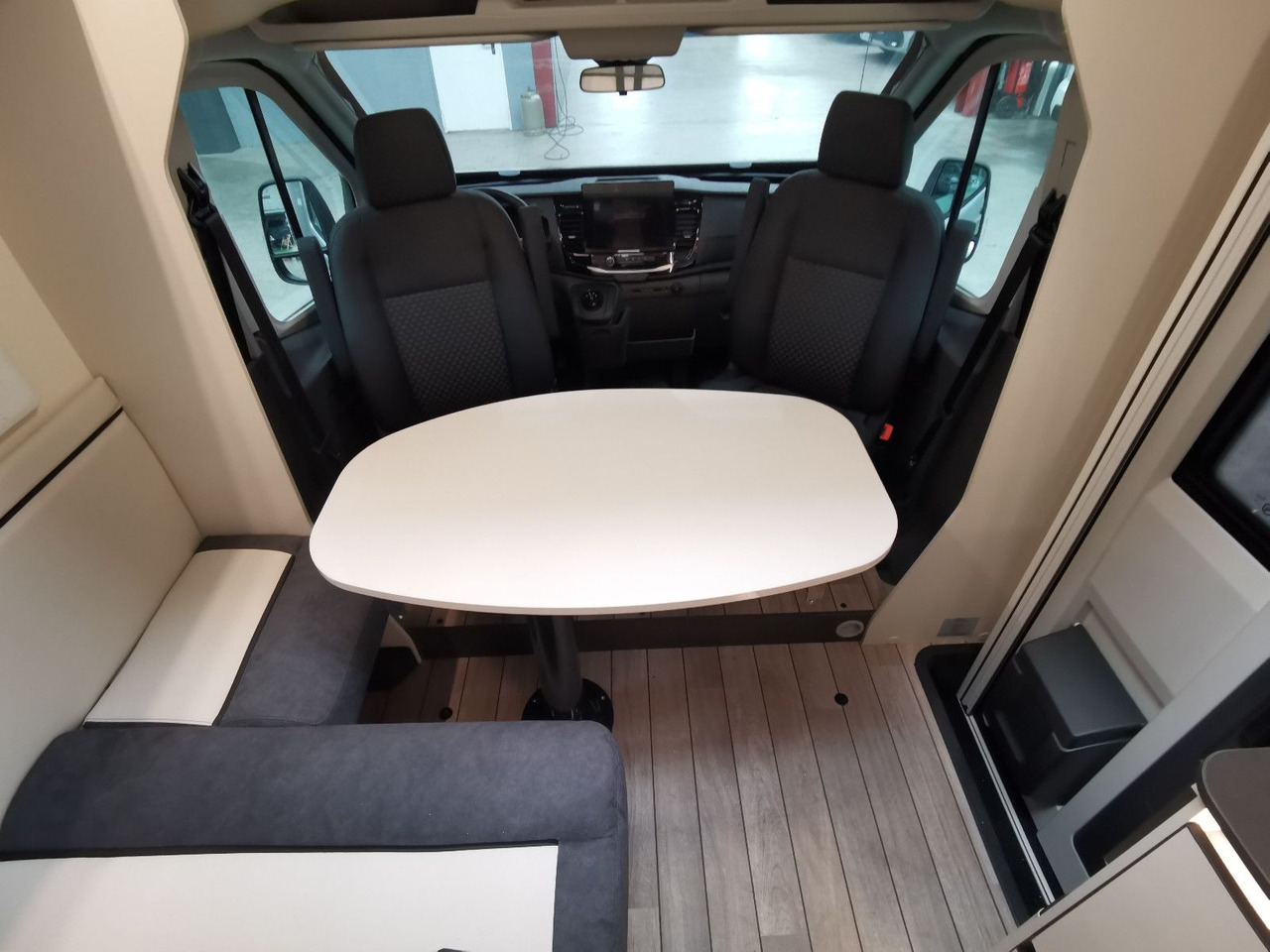 Autocaravana perfilada Forster T 669 EBN COUPÈ / -2025-/165PS/ SILVER - EDITION: foto 11