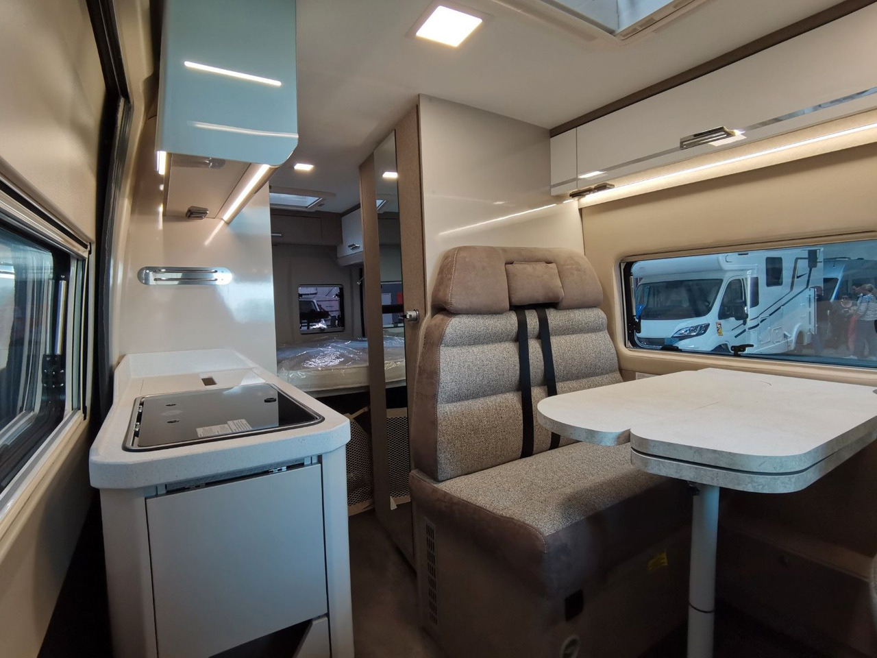 Cámper Karmann DAVIS 590 LIFESTYLE / 140PS- AUTOMATIK / SKYROOF: foto 21