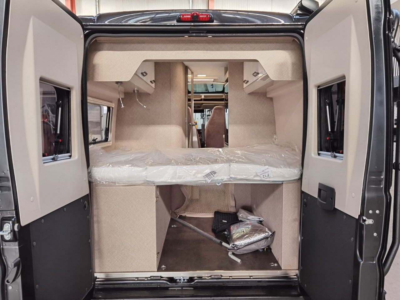 Cámper Karmann DAVIS 590 LIFESTYLE / 140PS- AUTOMATIK / SKYROOF: foto 8
