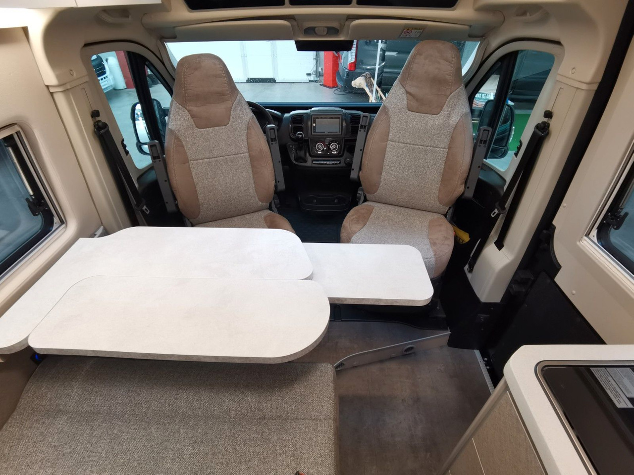 Cámper Karmann DAVIS 590 LIFESTYLE / 140PS- AUTOMATIK / SKYROOF: foto 20