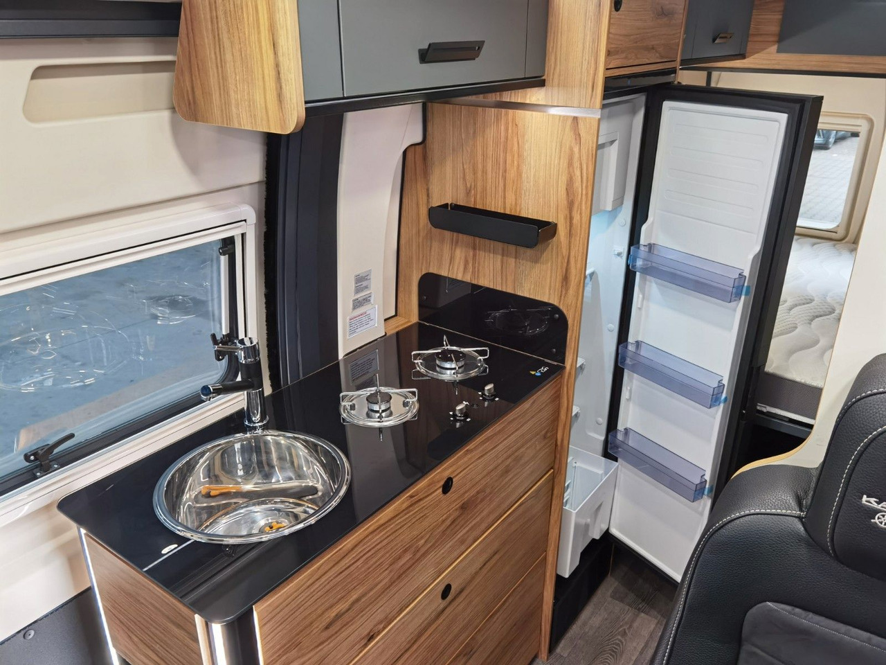 Leasing de  Karmann DEXTER 580 /-MODELL 2026-/ PANORAMA DACHFENSTER Karmann DEXTER 580 /-MODELL 2026-/ PANORAMA DACHFENSTER: foto 16