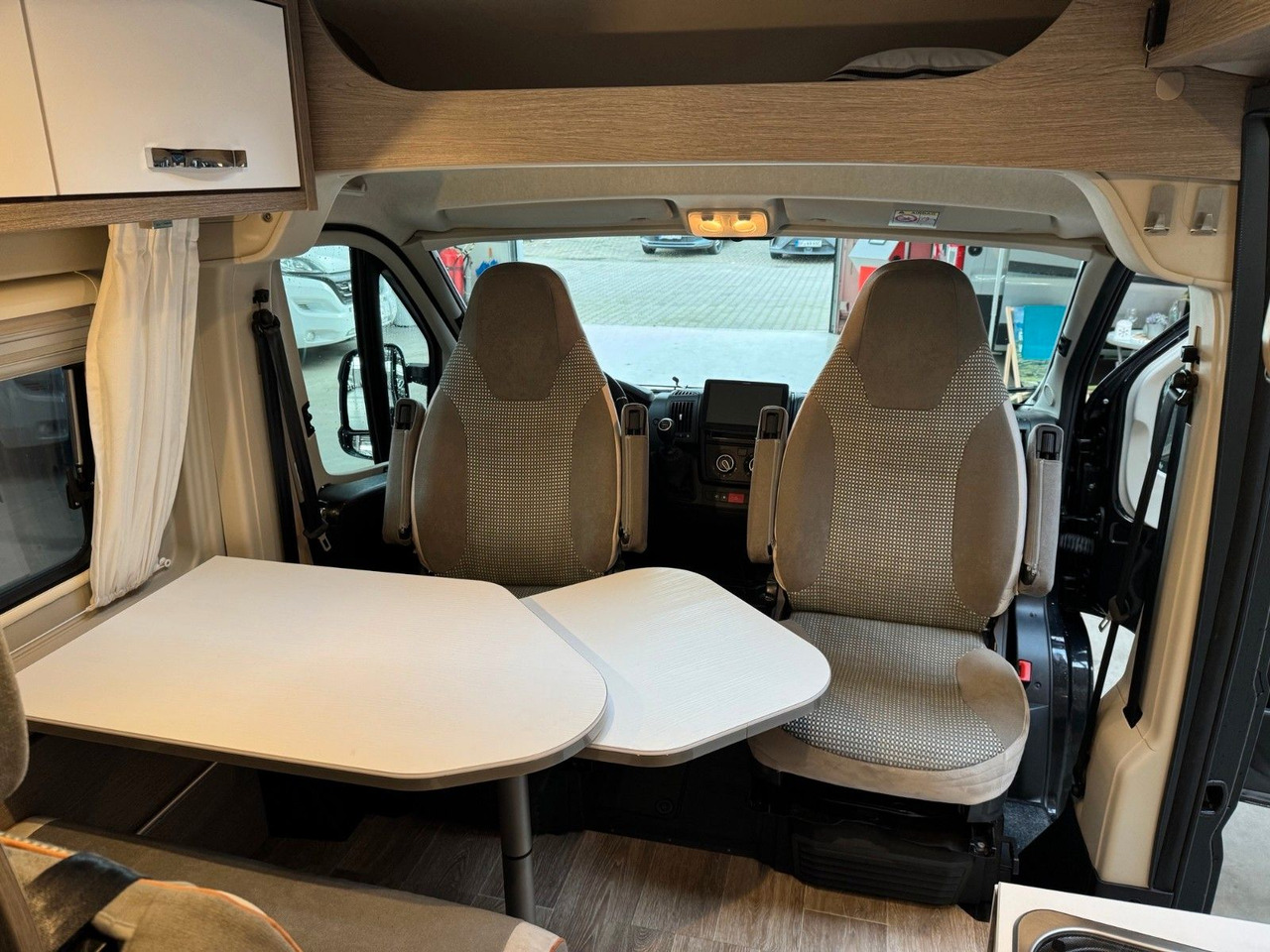 Cámper Pössl 2WIN R PLUS / 165PS / 1.HAND / AHK / NAVI / ALU.: foto 17