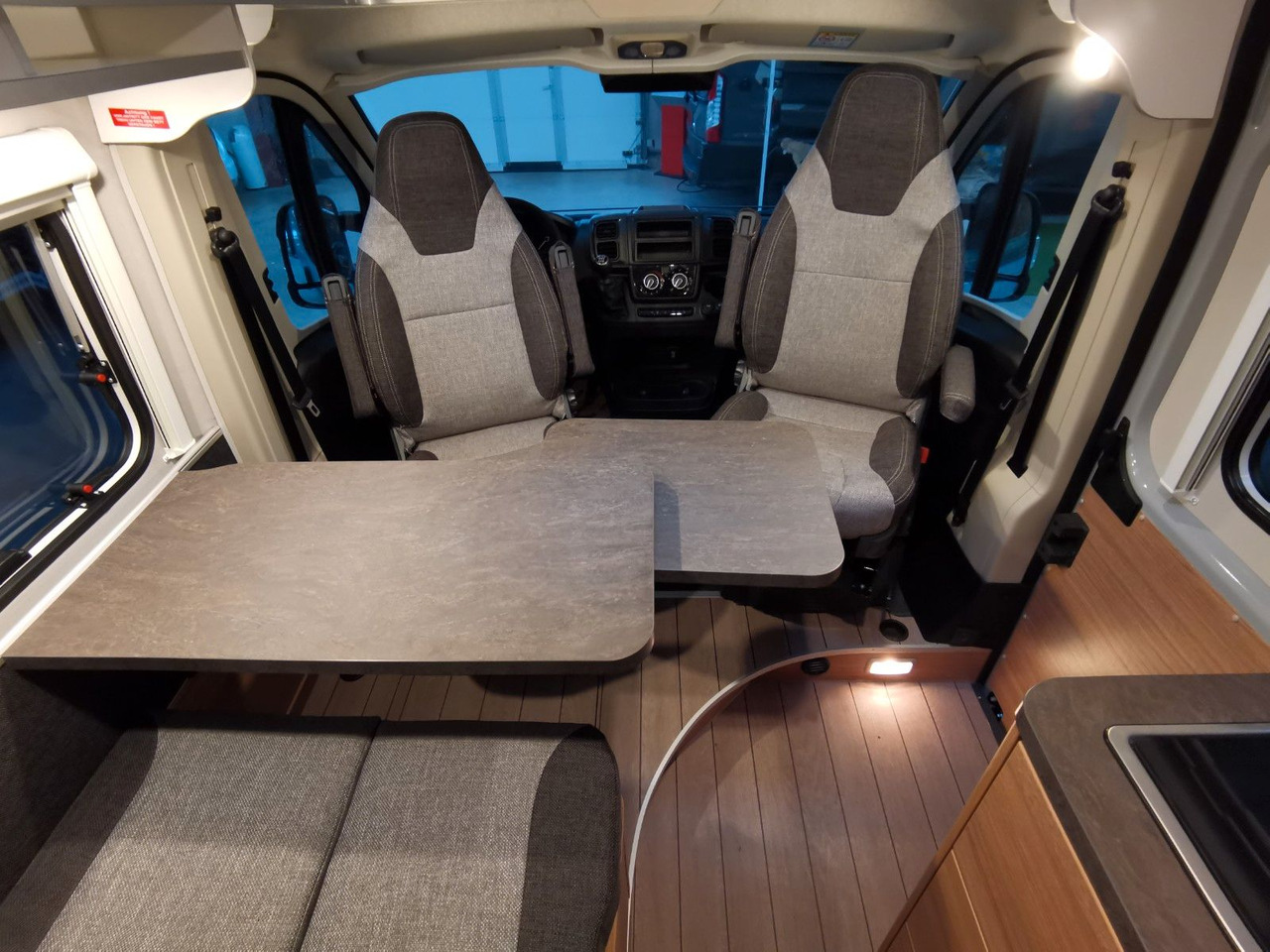 Leasing de  Weinsberg CARABUS 600 MQ /140PS / CARE-DRIVE-PAKET ADVANCE Weinsberg CARABUS 600 MQ /140PS / CARE-DRIVE-PAKET ADVANCE: foto 19