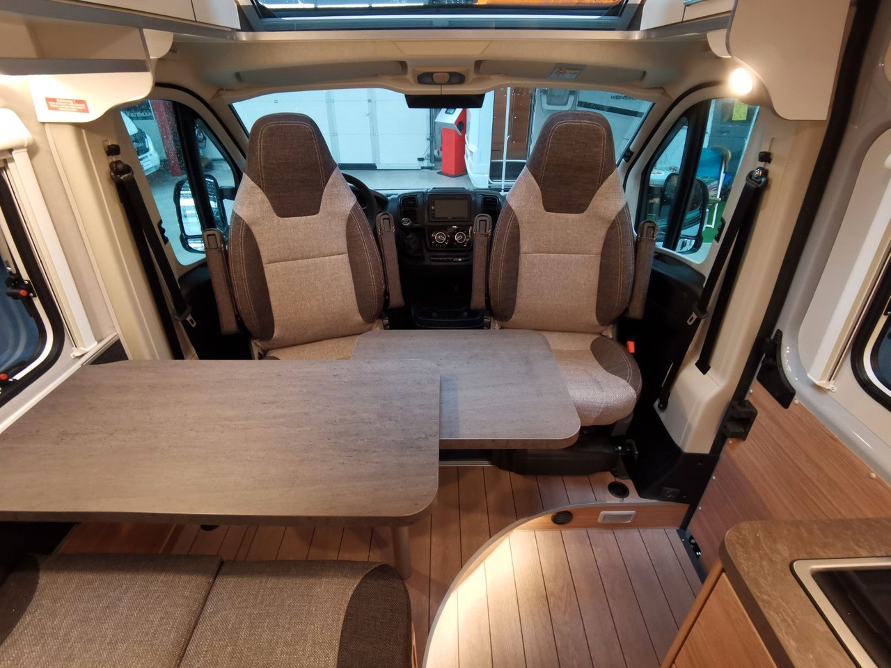 Leasing de  Weinsberg CARABUS 600 MQ /140PS / CARE-DRIVE-PAKET ADVANCE Weinsberg CARABUS 600 MQ /140PS / CARE-DRIVE-PAKET ADVANCE: foto 12