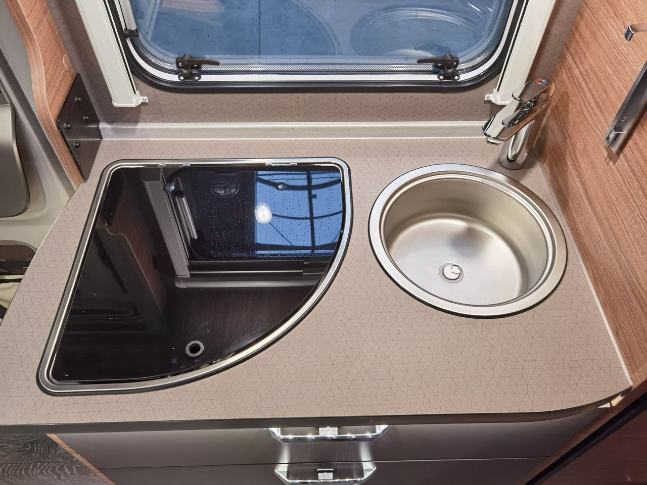 Autocaravana perfilada Weinsberg CARACOMPACT 640 MEG EDITION-PEPPER / MODELL 2025: foto 14