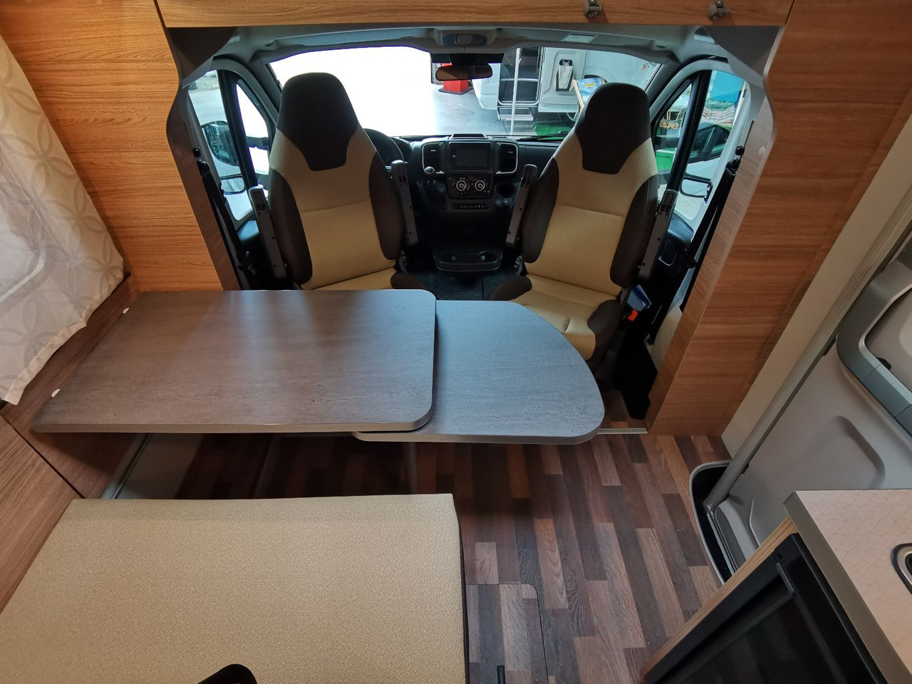 Autocaravana capuchina Weinsberg CARAHOME 550 MG /- 2025 - / 140 PS / NUR 5.97M: foto 14