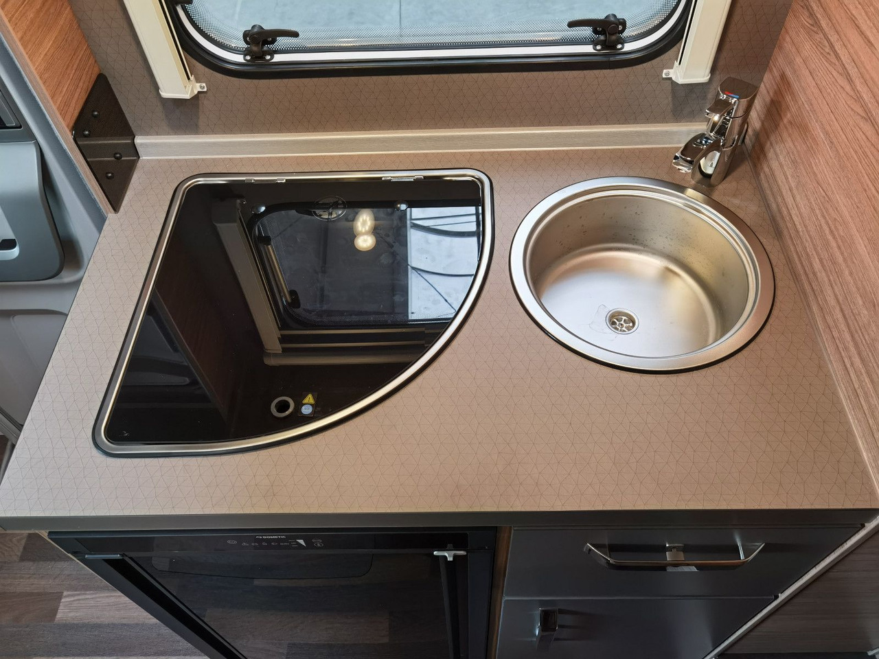 Autocaravana capuchina Weinsberg CARAHOME 550 MG /- 2025 - / 140 PS / NUR 5.97M: foto 16