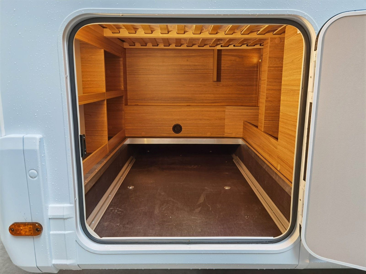 Autocaravana perfilada Weinsberg CARALOFT 650 MF /-2024-/ 155PS / SEITENBETT: foto 8