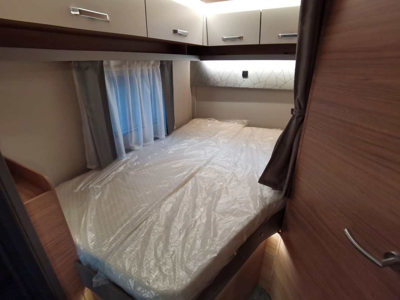 Autocaravana perfilada Weinsberg CARALOFT 650 MF /-2024-/ 155PS / SEITENBETT: foto 16