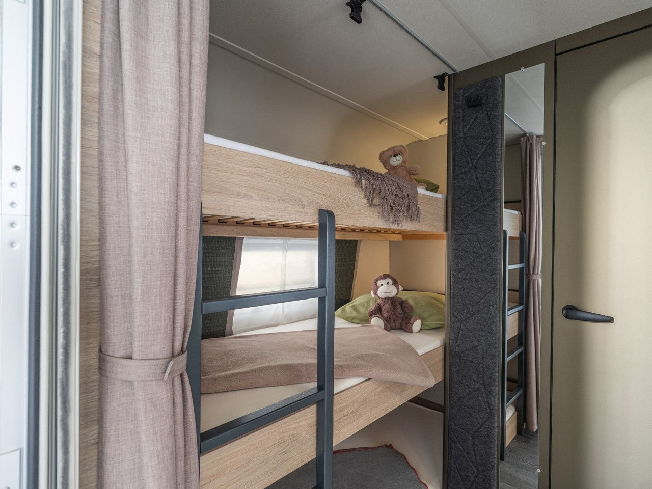 Weinsberg CARAONE 480 QDK / 2026 / 1500KG / ETAGENBETTEN - Caravana: foto 5 Weinsberg CARAONE 480 QDK / 2026 / 1500KG / ETAGENBETTEN - Caravana: foto 5