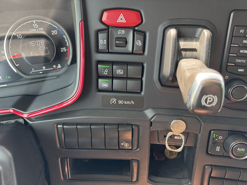 Cabeza tractora Scania S520 V8 4x2 Full Air - Automaat - Retarder - Euro 6 - I Park Cool - 2018 - Exhaust Pipe - TUV 02-2026: foto 15